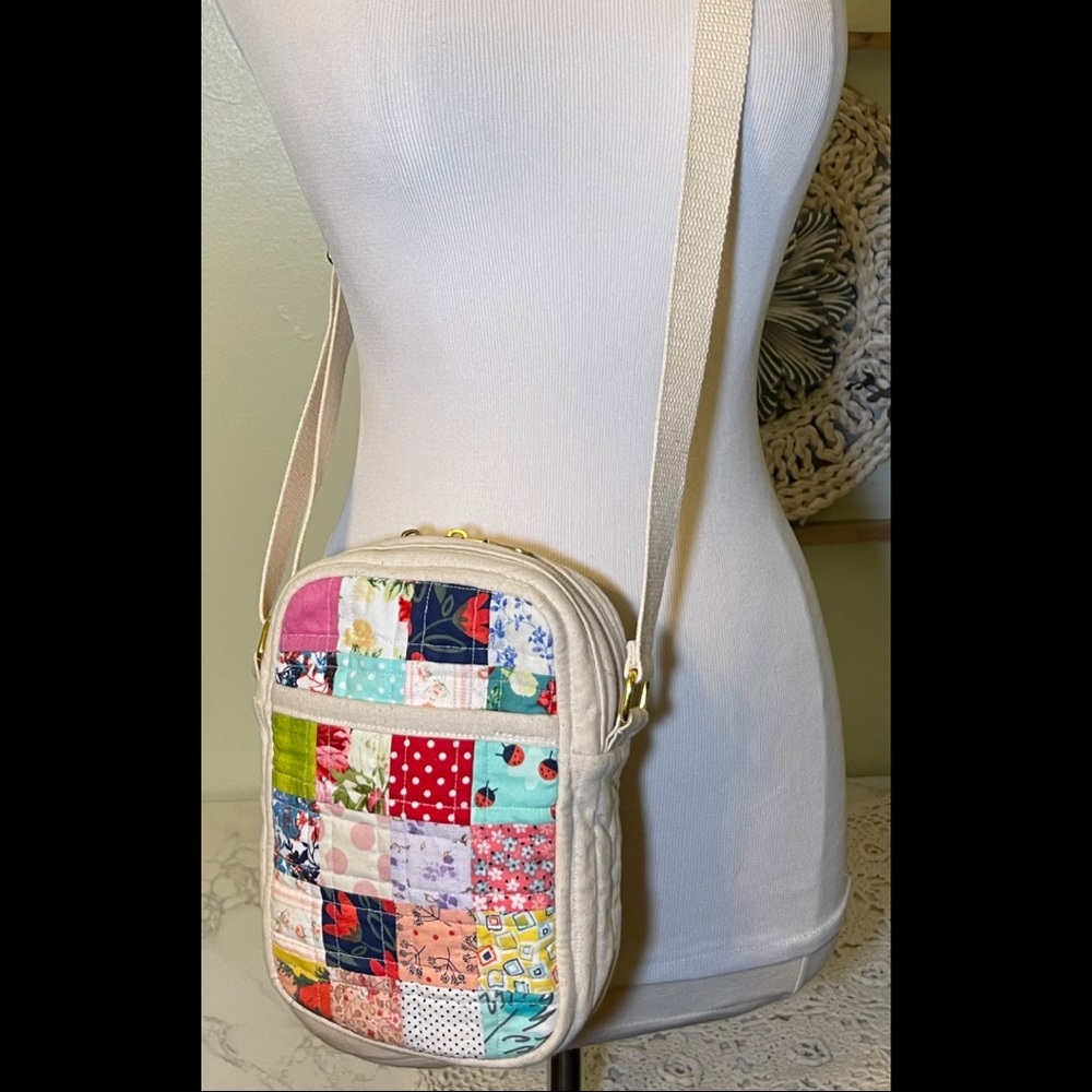 Quilted Granny Patchwork Crossbody Handbag - Picture 2 of 7